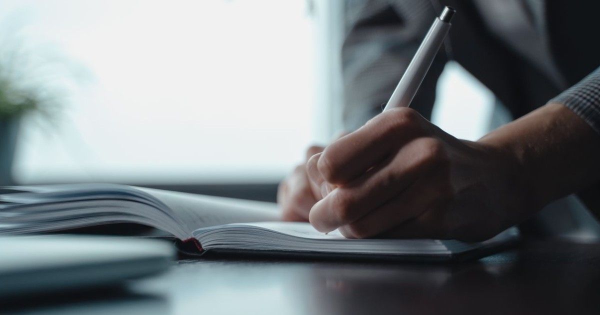 Administratorul a semnat un contract în afara obiectului de activitate. Este firma obligată?